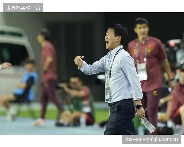 森保一打造的整体防守体系备受美媒赞誉,日本队或成世界杯潜在黑马。 森保一打造的整体防守体系备受美媒赞誉,日本队或成世界杯潜在黑马。